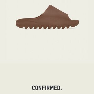 YEEZY SLIDES